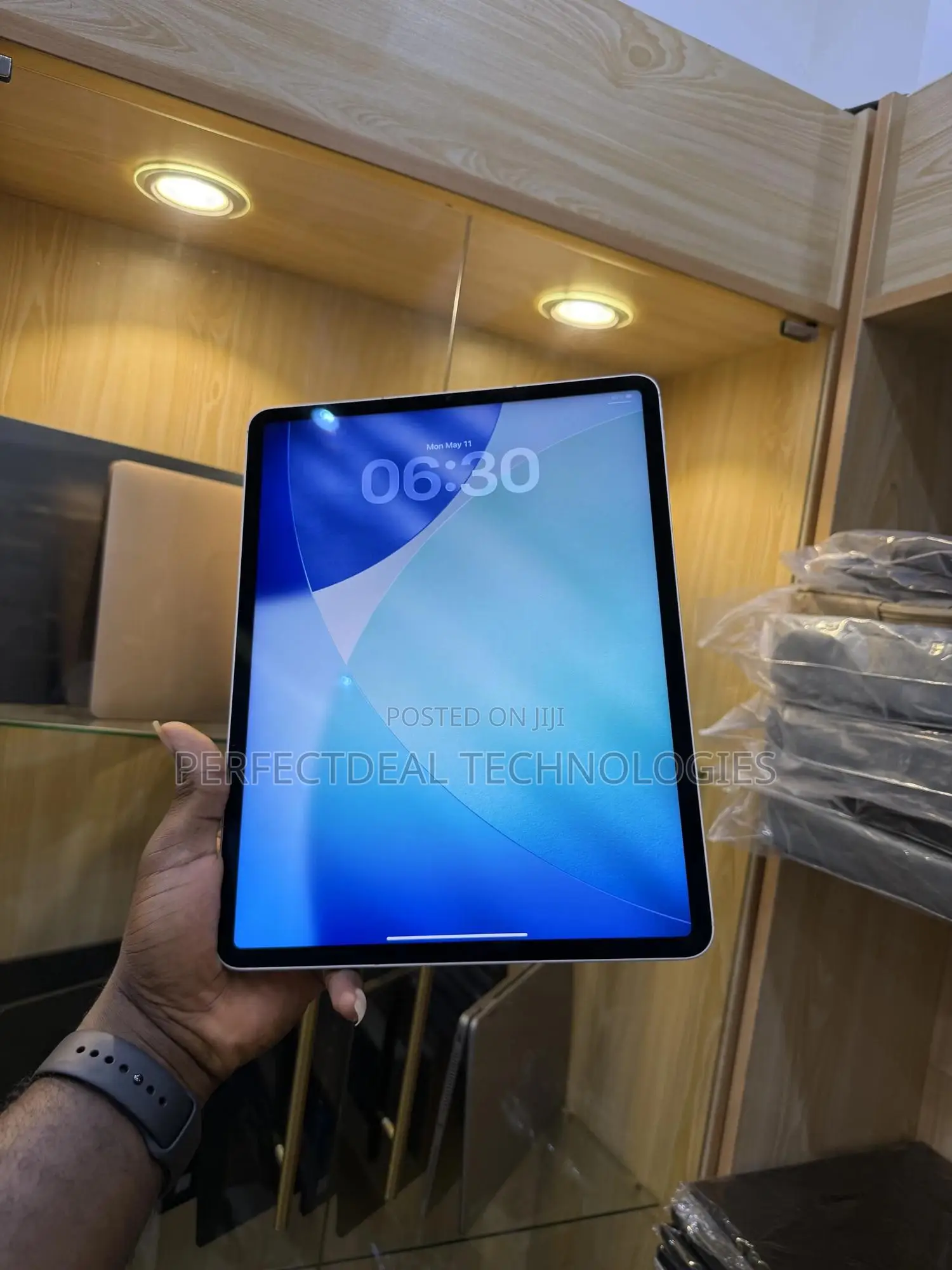 New Apple iPad Pro 12.9 (2022) 128 GB Silver