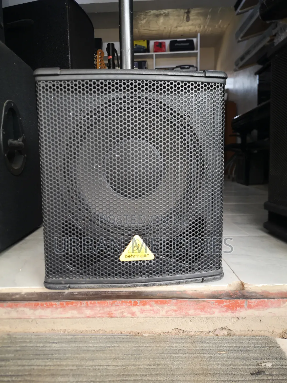 Behringer Eurolive Vq1500d Professional Active Subwoofer