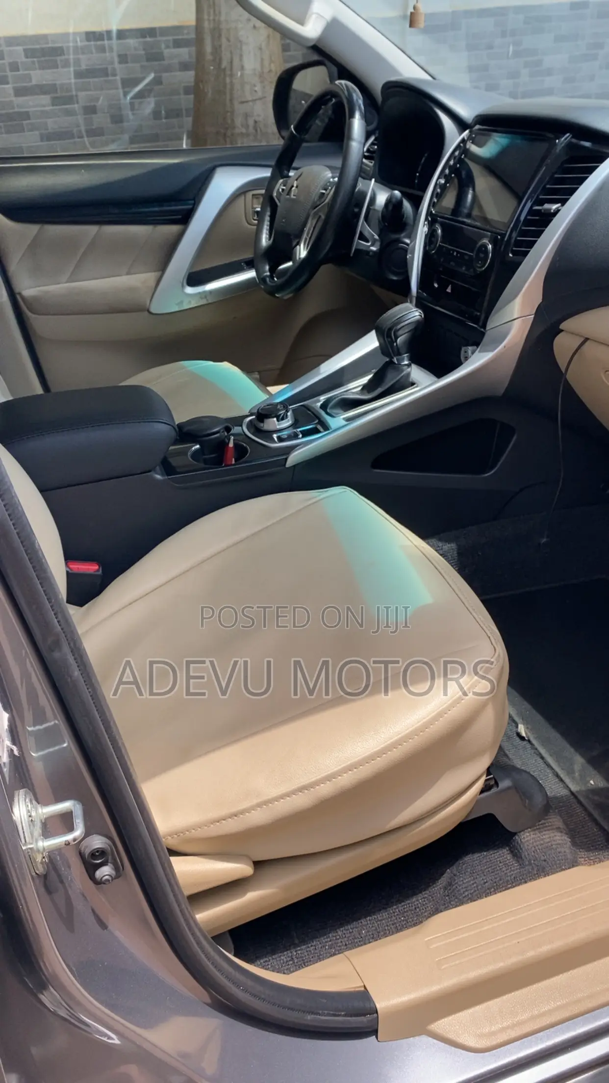 Mitsubishi Pajero Sport 2017 Silver