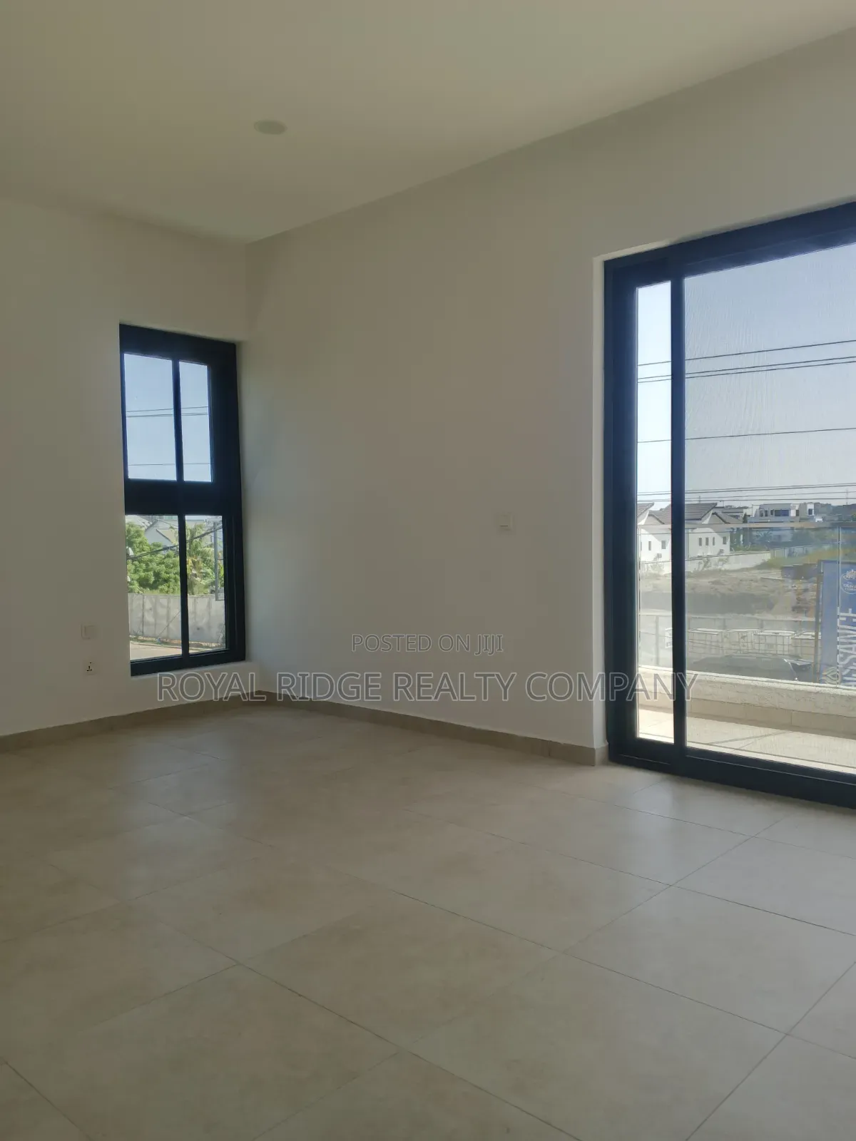 4bdrm Duplex in Tseaddo Roundabout, Accra Metropolitan for rent