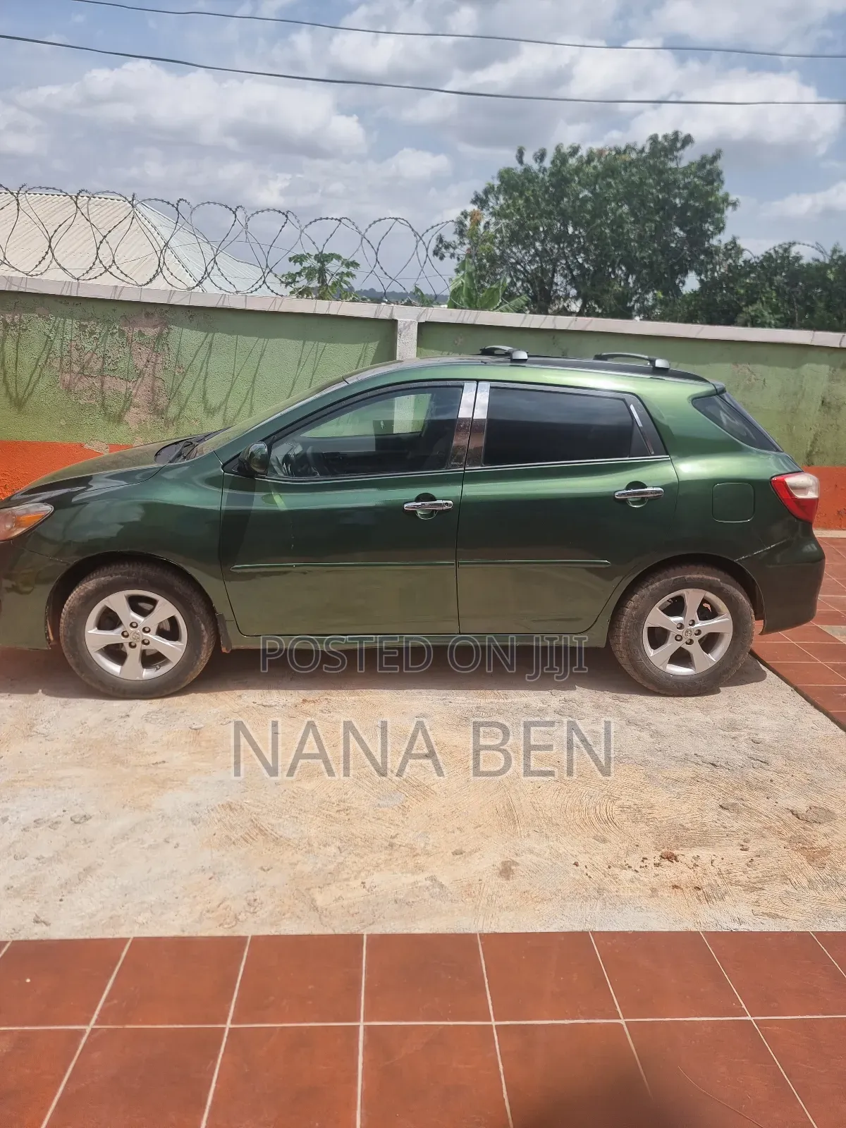 Toyota Matrix L Hatchback FWD (1.8L 4cyl 5M) 2012 Green