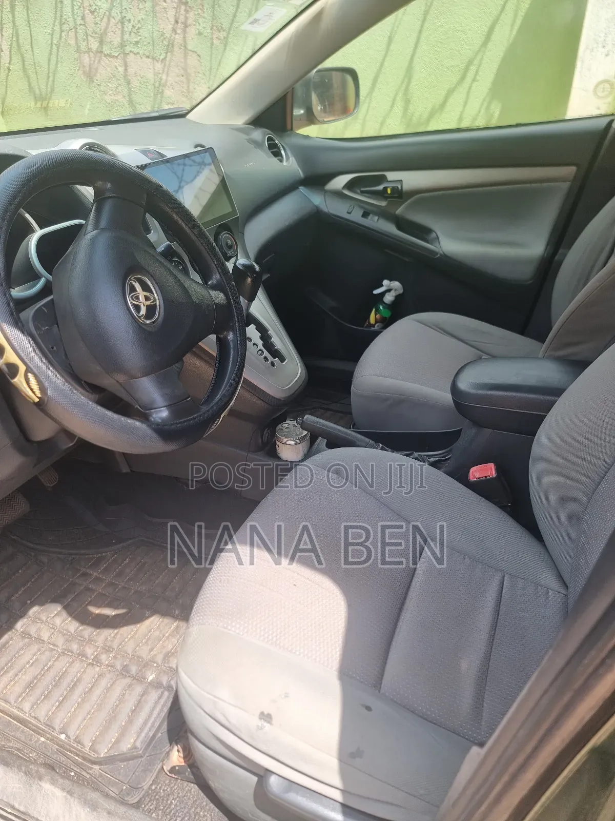 Toyota Matrix L Hatchback FWD (1.8L 4cyl 5M) 2012 Green