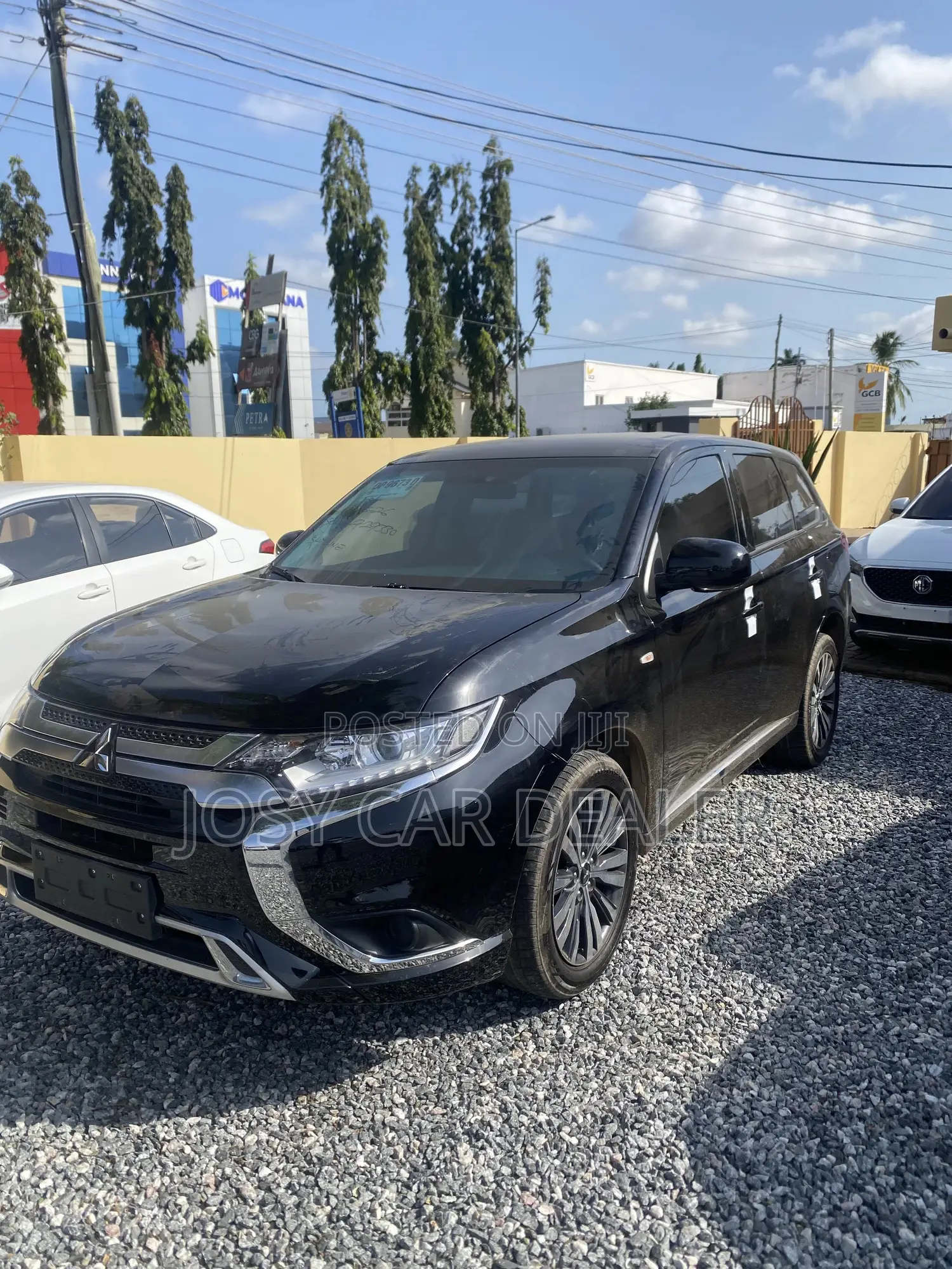 Mitsubishi Outlander 2022 Black