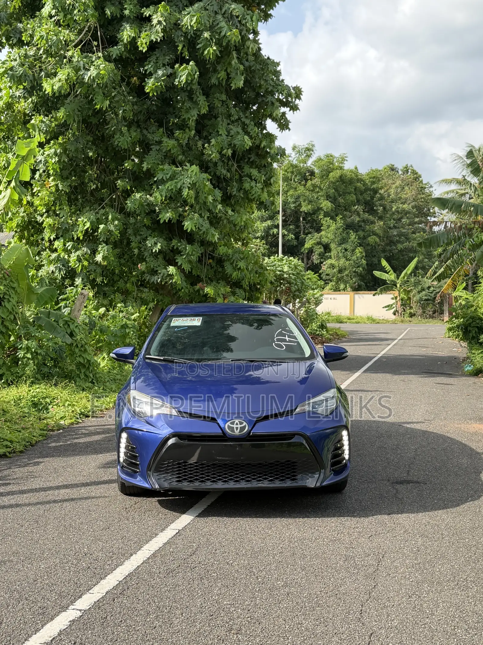 Toyota Corolla SE (1.8L 4cyl 2A) 2019 Blue