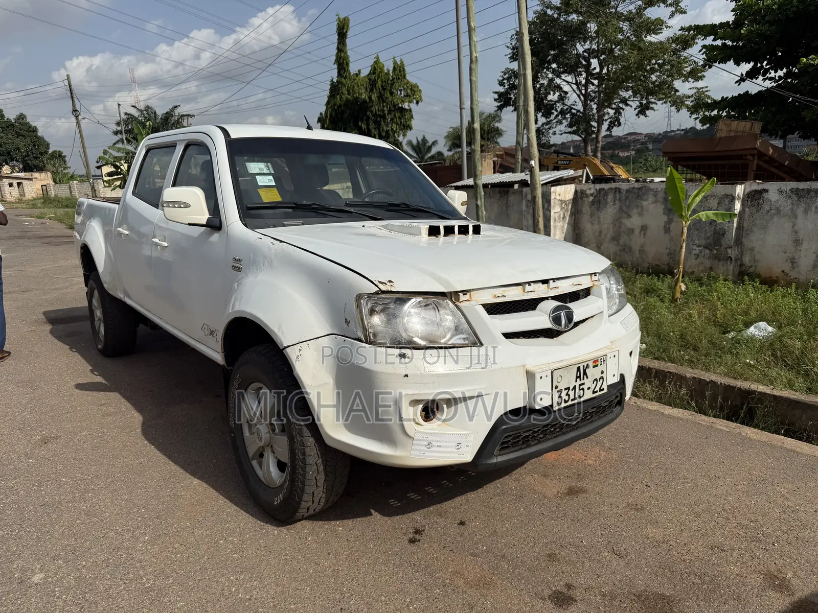 Tata Xenon 2022 White