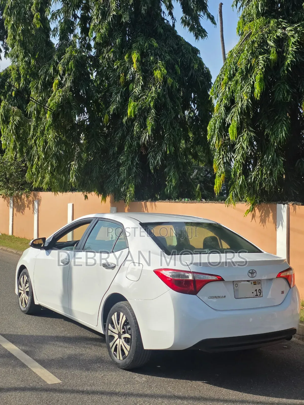 Toyota Corolla S 4dr Sedan (1.8L 4cyl CVT) 2014 White