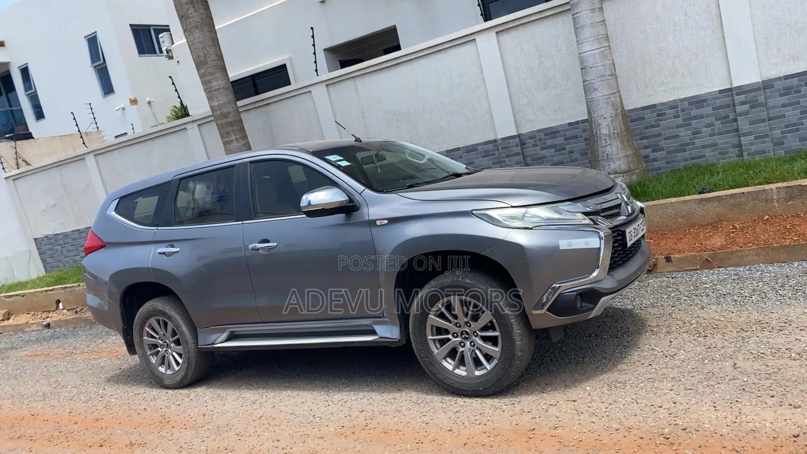 Mitsubishi Pajero Sport 2017 Silver
