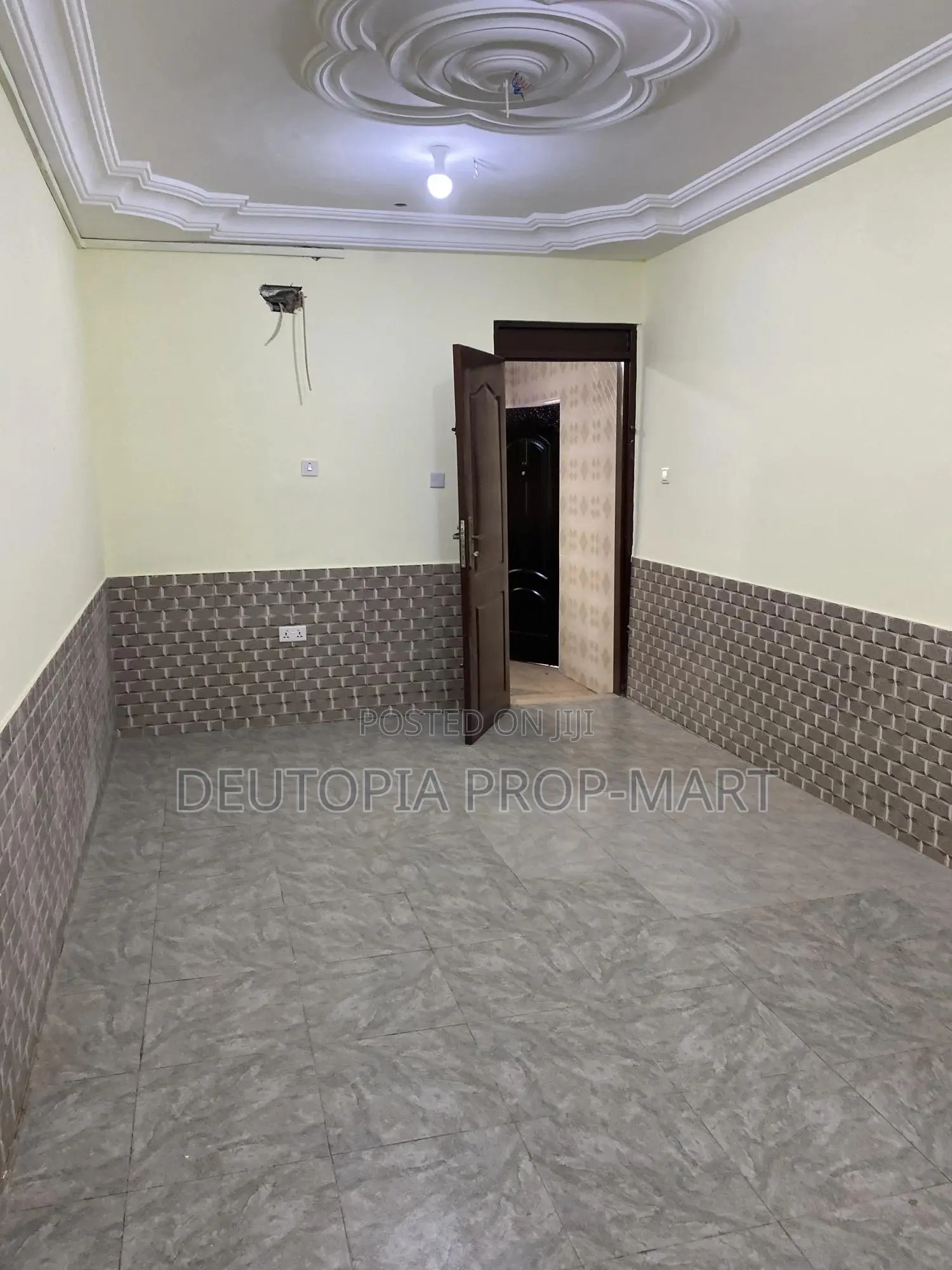 2bdrm Apartment in Delords Villa, Tema Metropolitan for rent