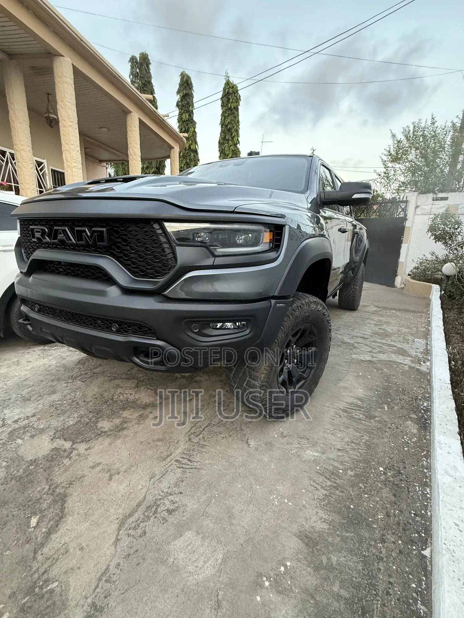 RAM 1500 TRX Crew Cab 4WD SB 2023 Brown
