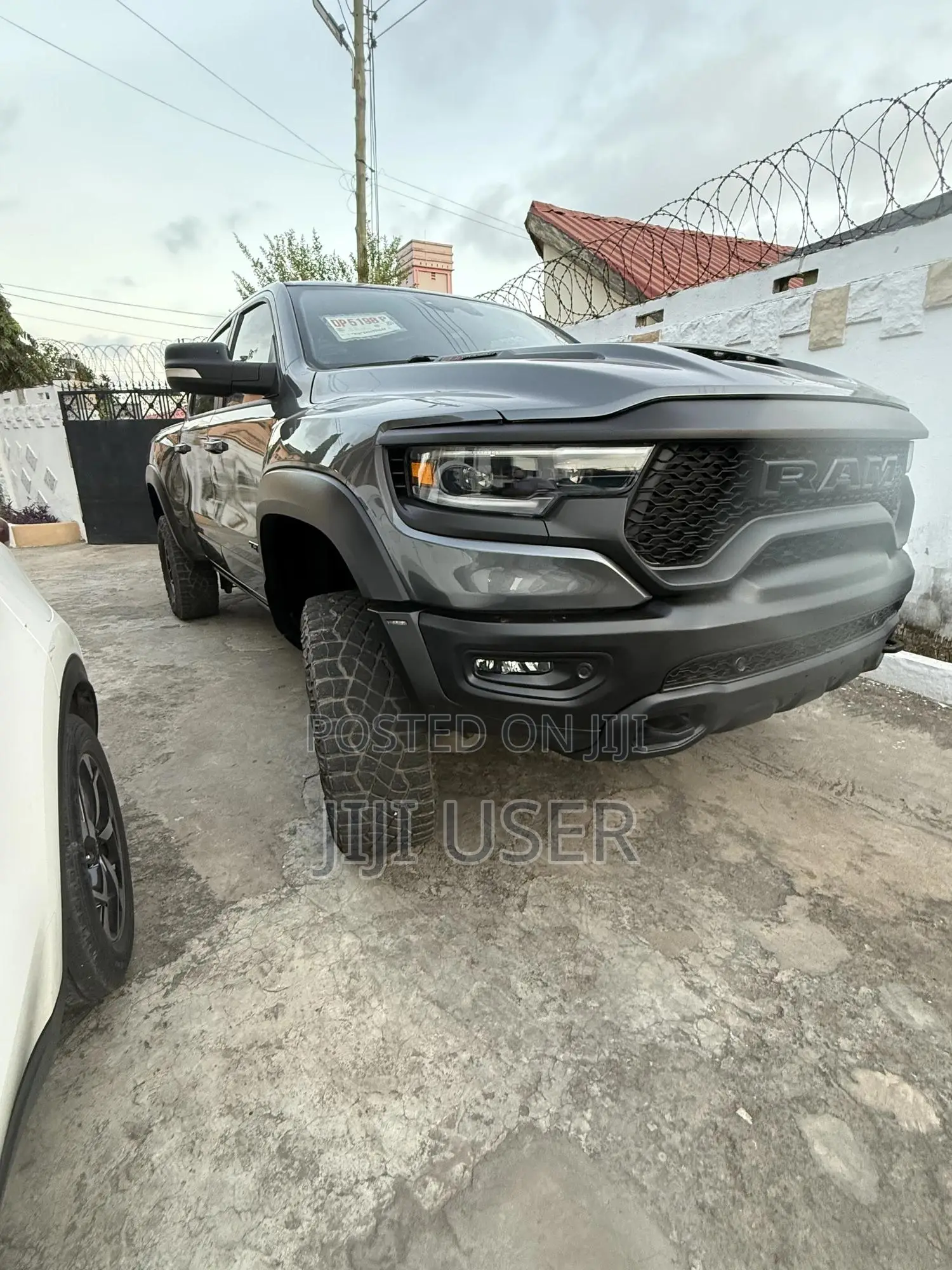 RAM 1500 TRX Crew Cab 4WD SB 2023 Brown
