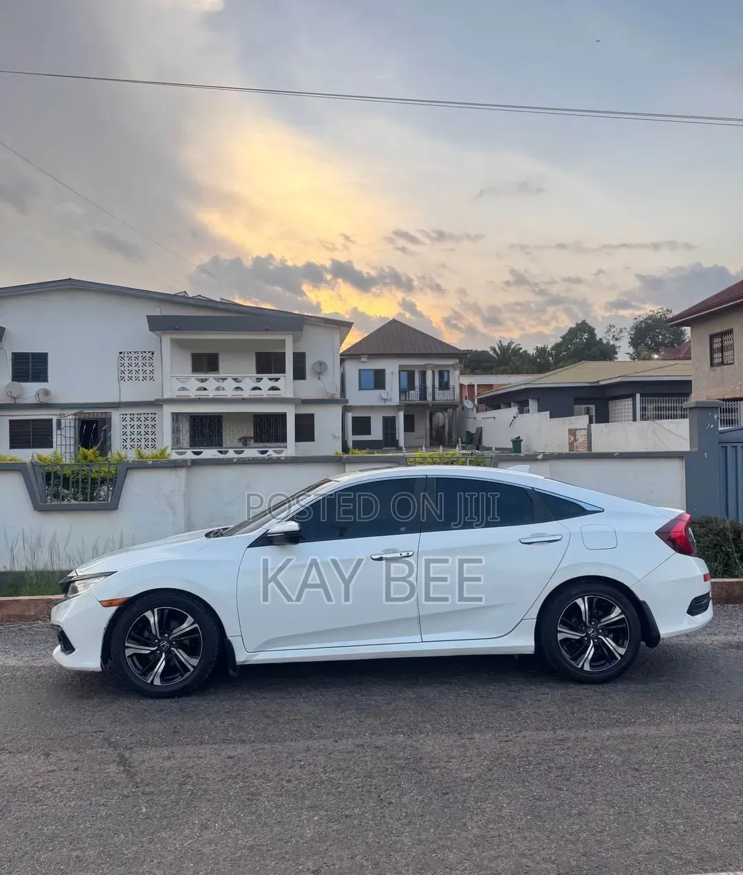 Luxurious Honda Civic for Rent