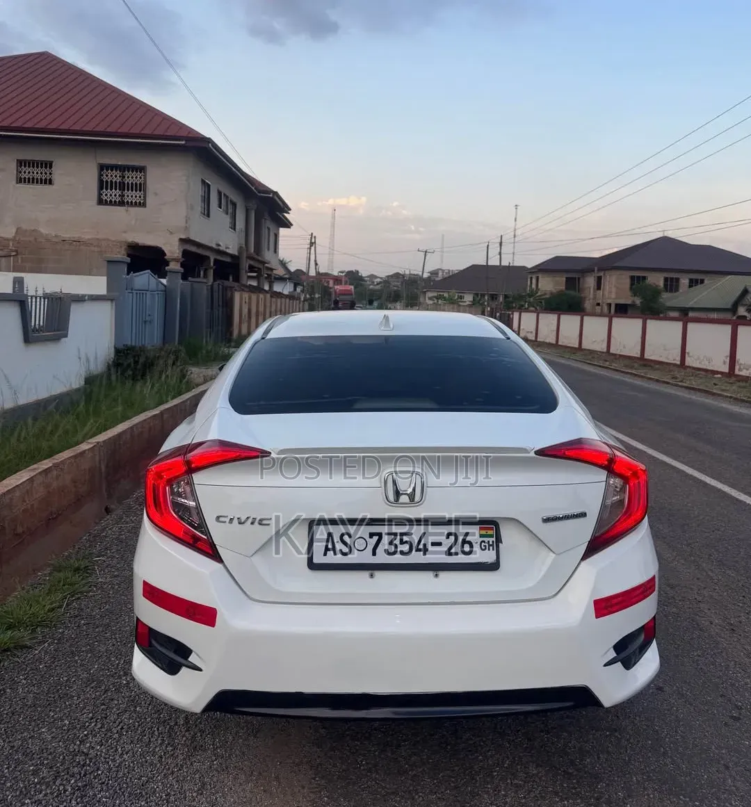 Luxurious Honda Civic for Rent
