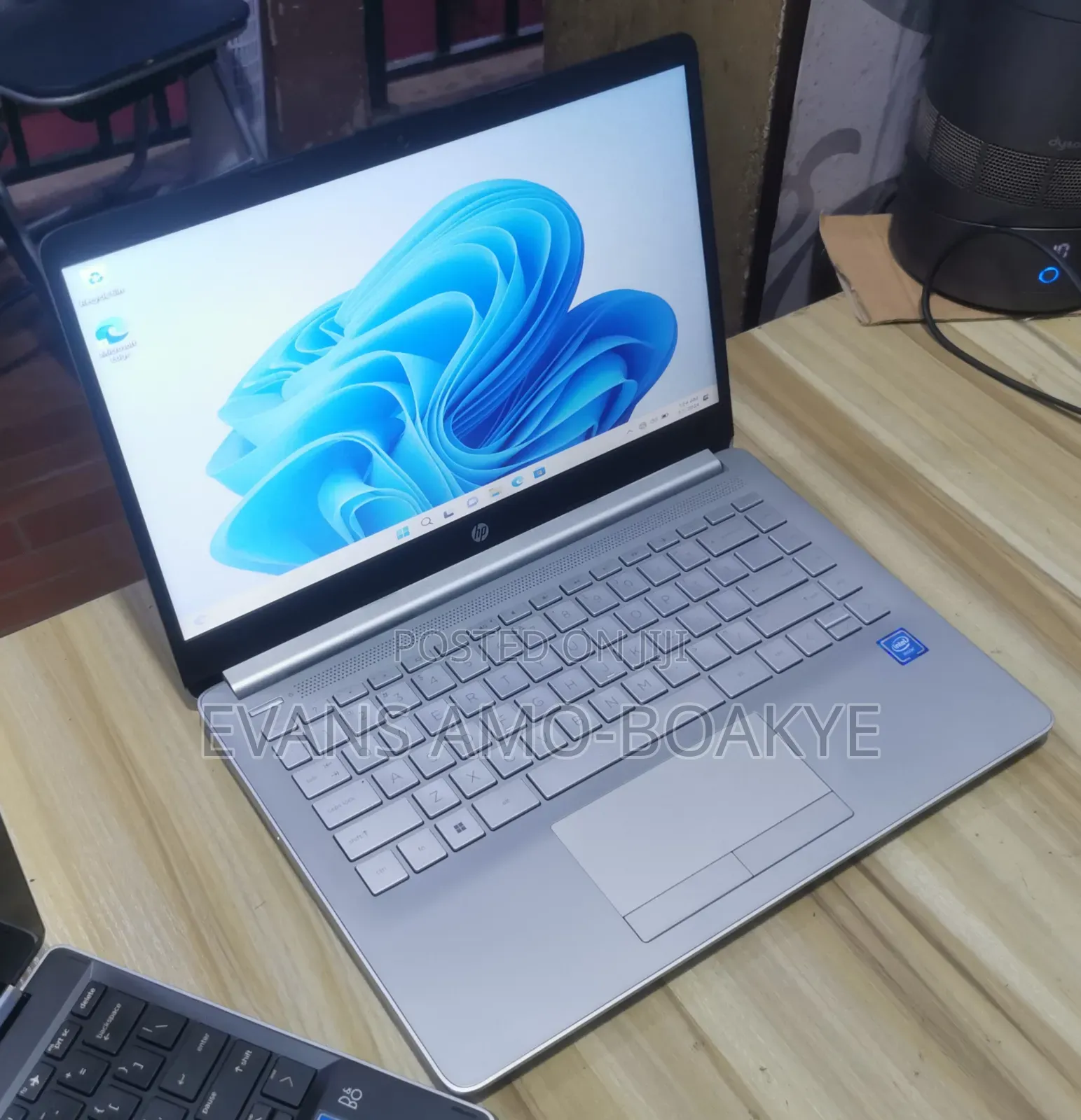 Laptop HP 14-dq1025cl 4GB Intel Celeron SSD 60GB