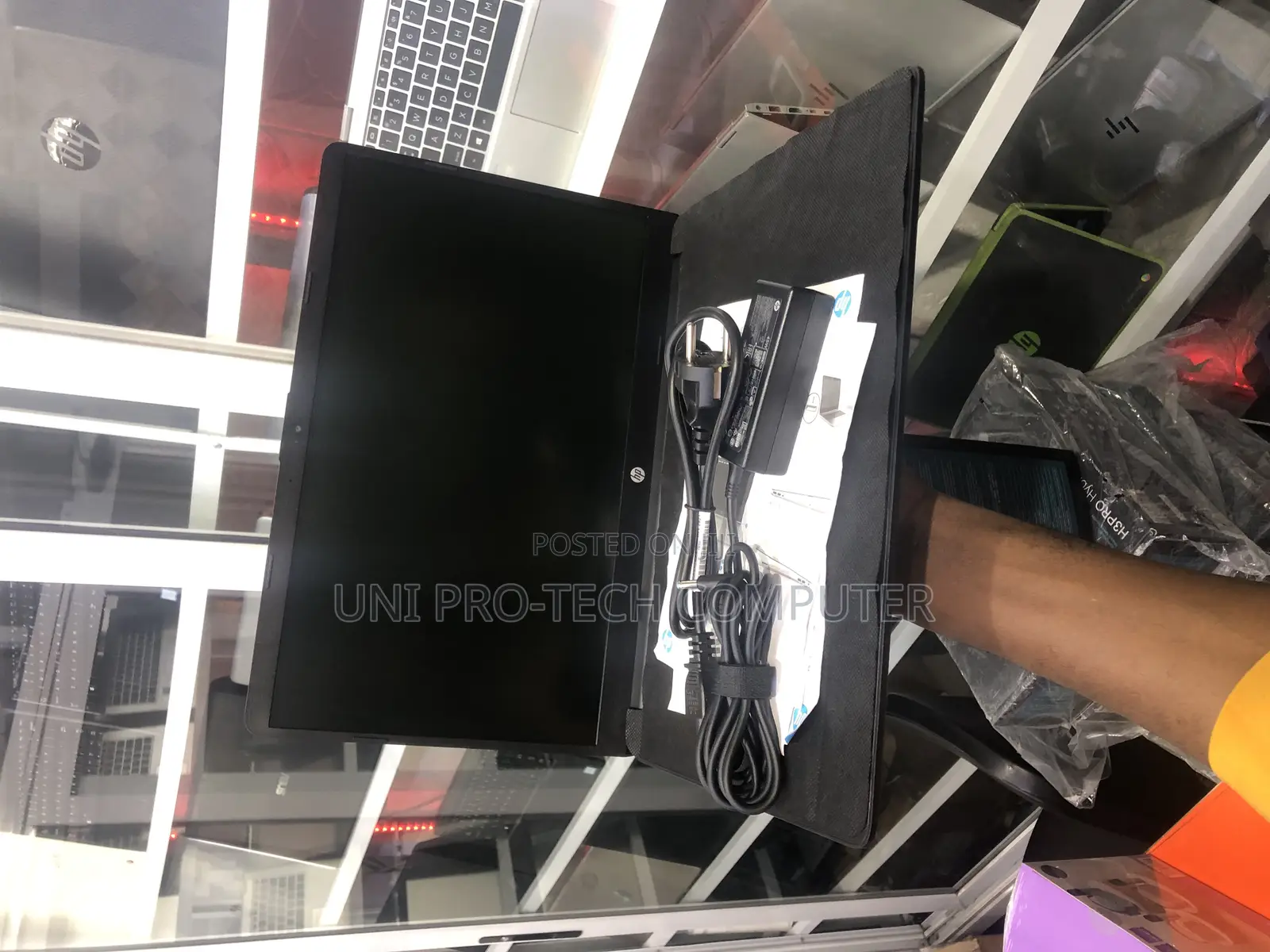 New Laptop HP 15-da3007nia 4GB Intel HDD 1T