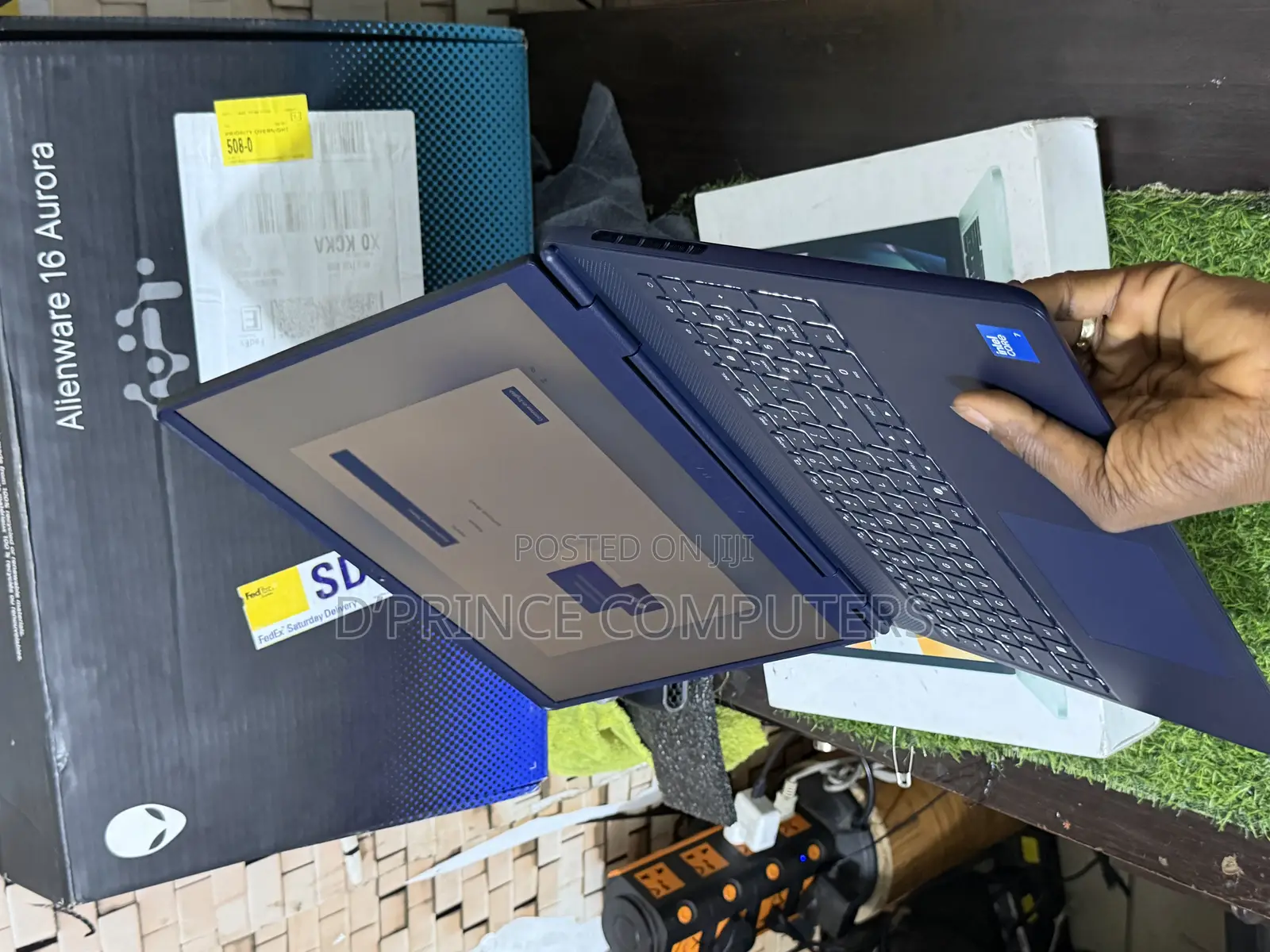 New Laptop Alienware 16 Aurora 16GB Intel Core 7 SSD 1T