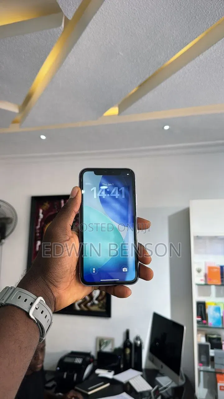 Apple iPhone 11 64 GB