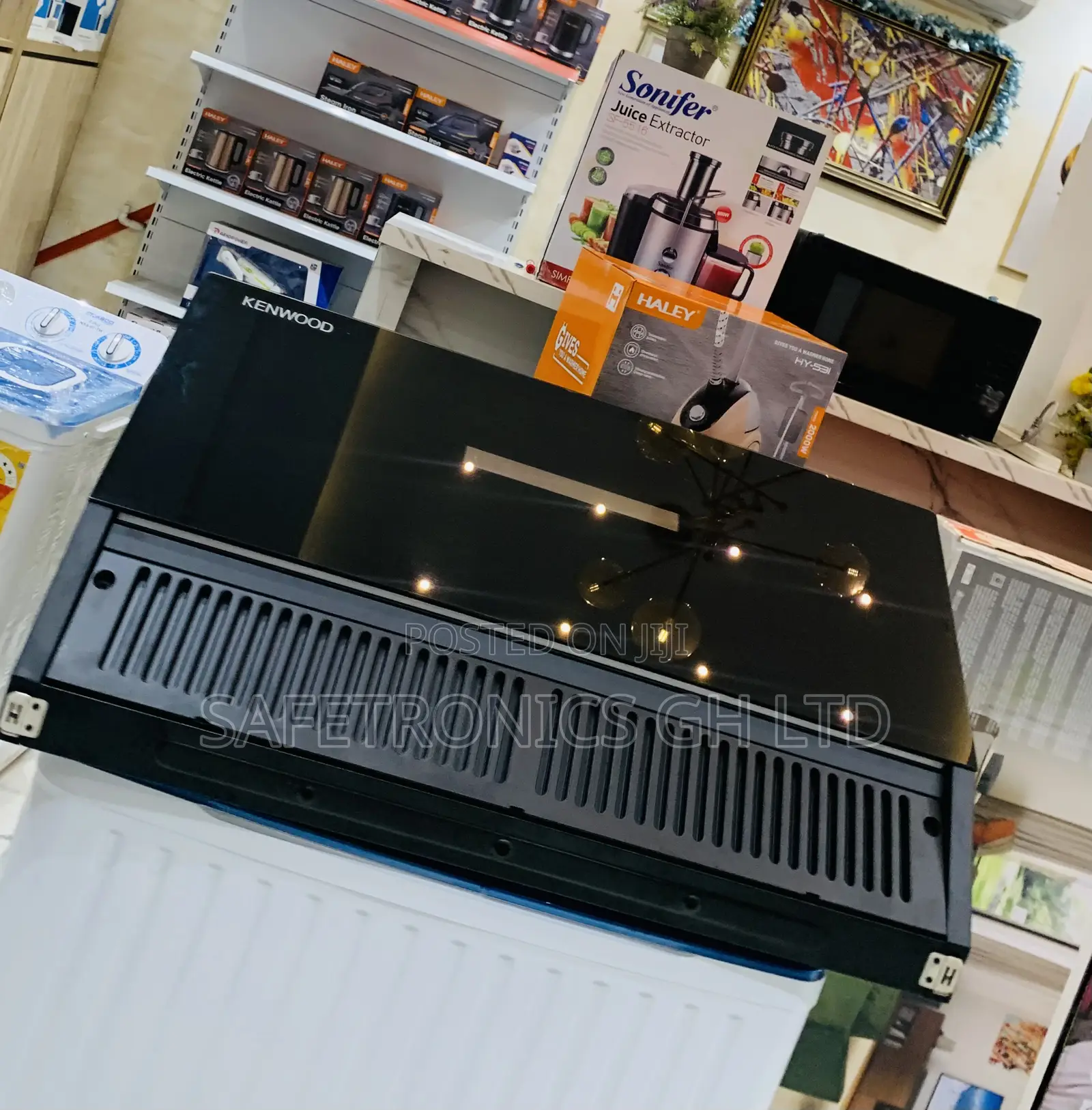 Valuable Neat Kenwood 90cm Extractor in a Mirror Black