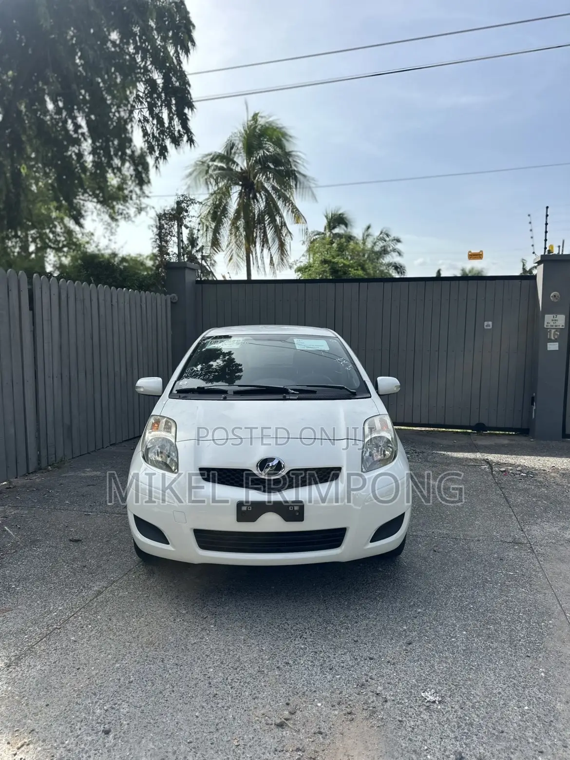 Toyota Vitz 1.3 AWD 3dr 2010 White
