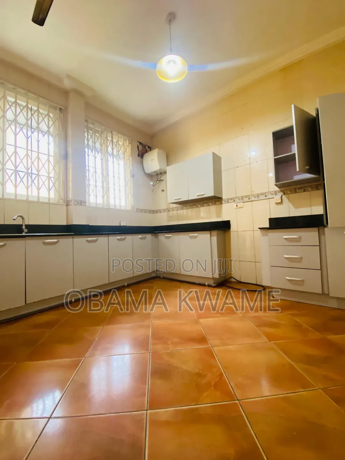 4bdrm House in Laryea Homes, Police Station for rent