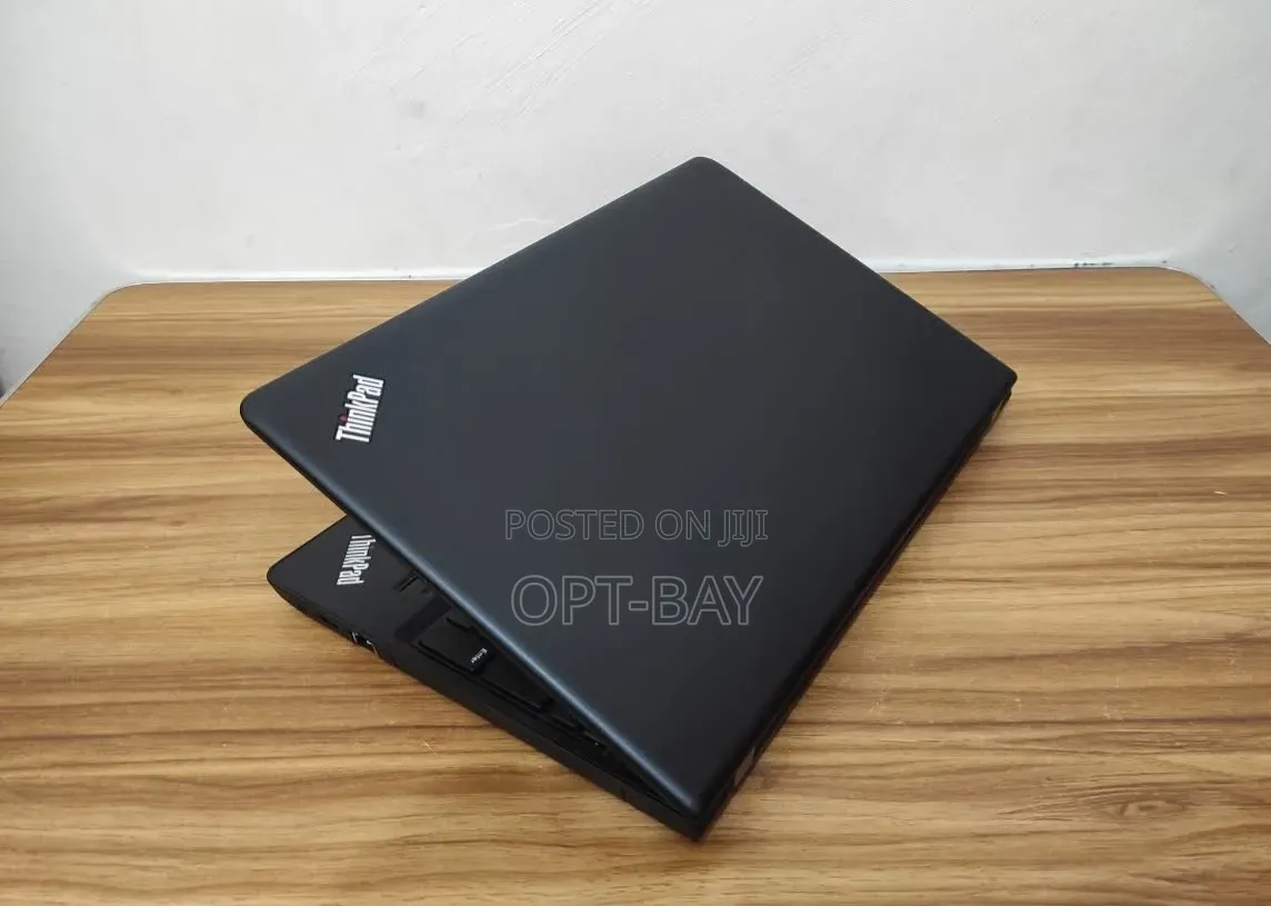 Laptop Lenovo ThinkPad E575 16GB AMD Ryzen 7 SSHD (Hybrid) 256GB