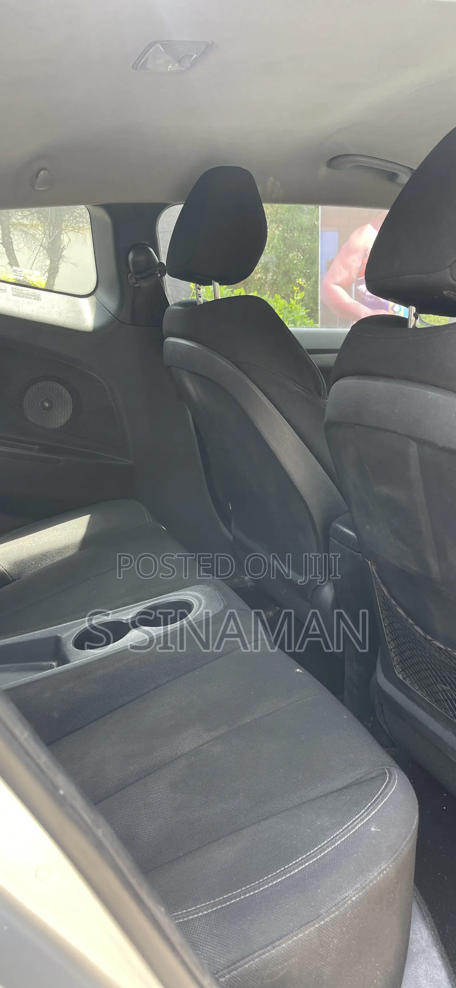 Hyundai Veloster 3dr Hatchback w/Black Interior (1.6L 4cyl 6AM) 2015