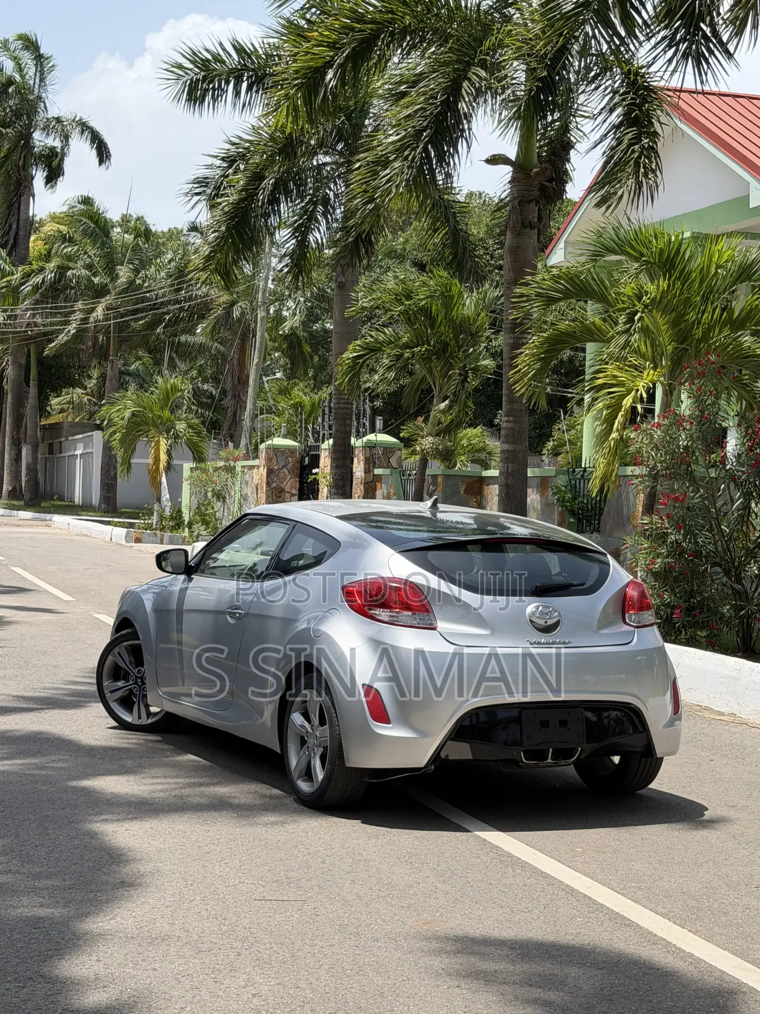 Hyundai Veloster 3dr Hatchback w/Black Interior (1.6L 4cyl 6AM) 2015