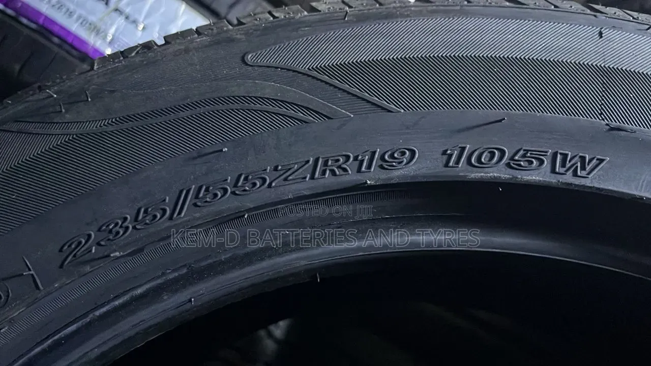 235/55r19 Nexen Tyre