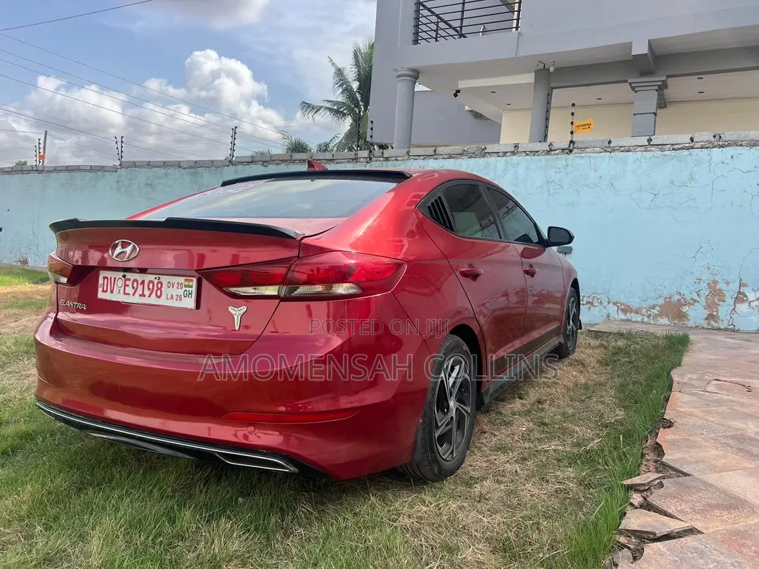 Hyundai Elantra Limited Sedan FWD (2.0L 4cyl 6A) 2017 Red