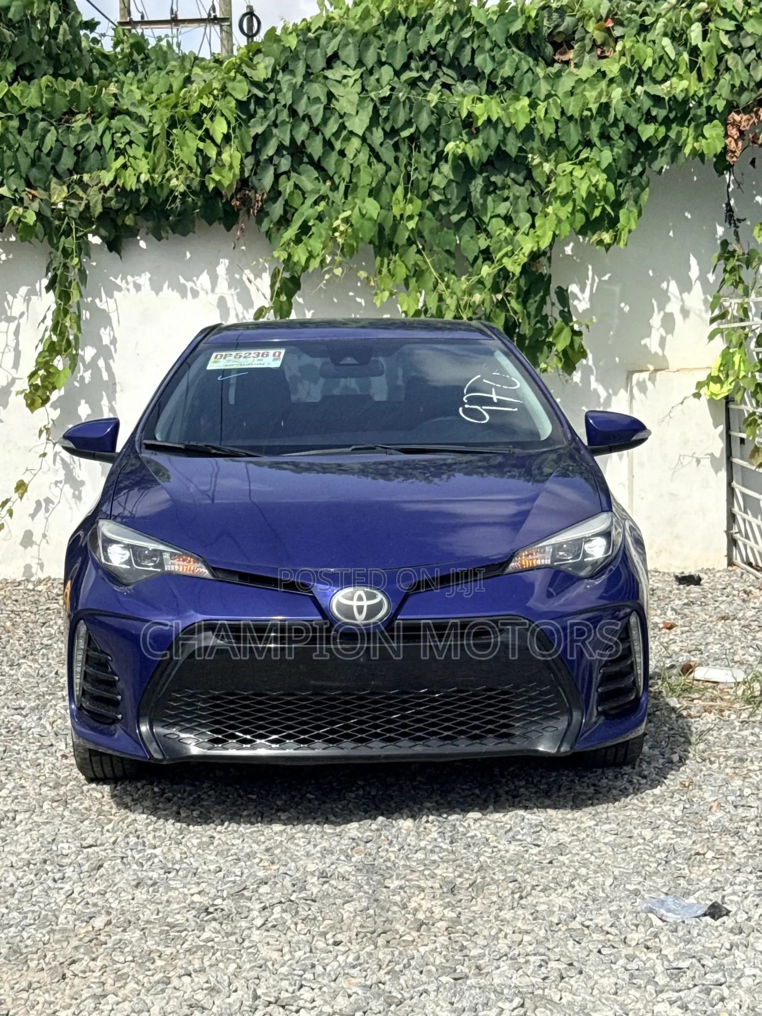 Toyota Corolla SE (1.8L 4cyl 2A) 2018 Blue