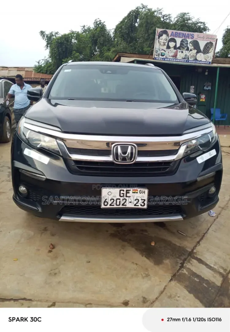 Honda Pilot Touring 4dr SUV 4WD (3.5L 6cyl 9A) 2016 Black