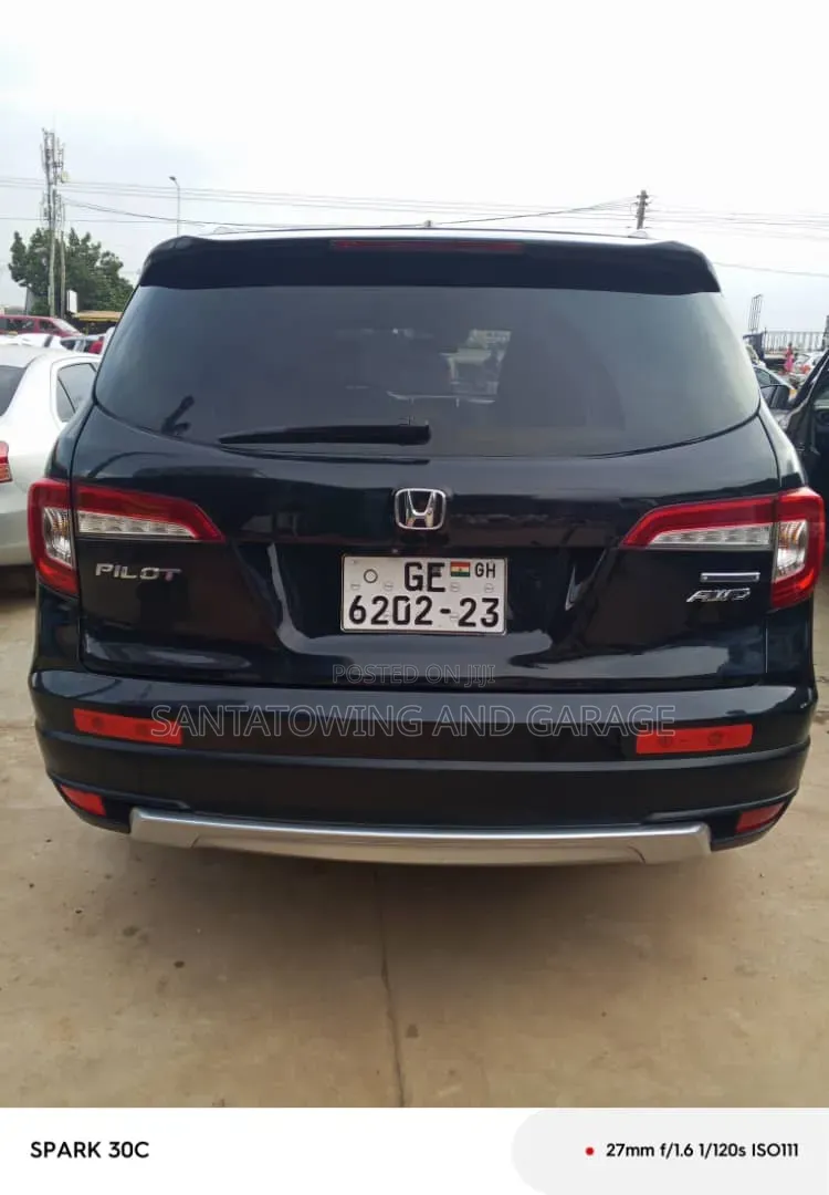 Honda Pilot Touring 4dr SUV 4WD (3.5L 6cyl 9A) 2016 Black