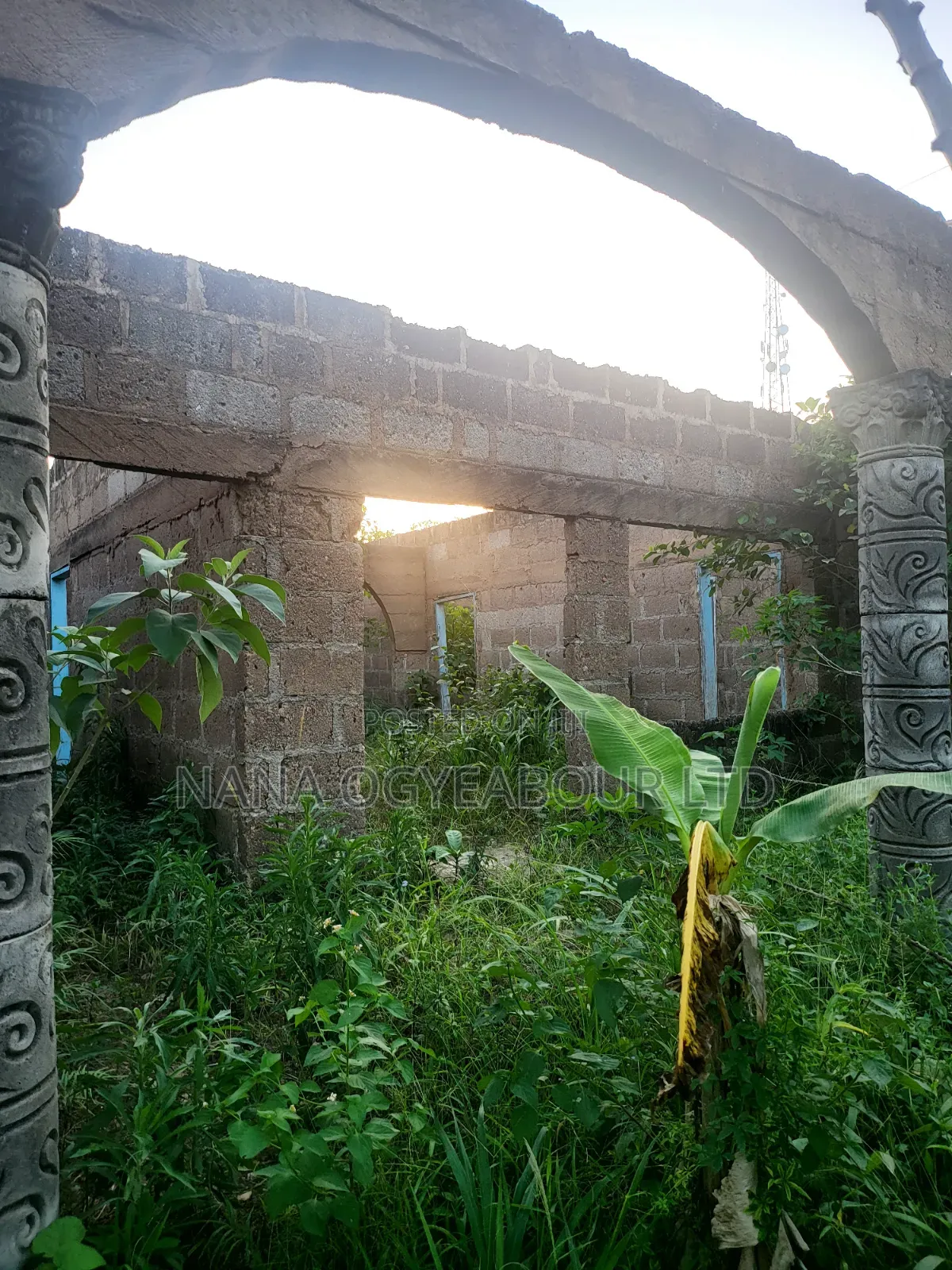 10bdrm House in At Nyaboo, Asante Akim Central Municipal for sale