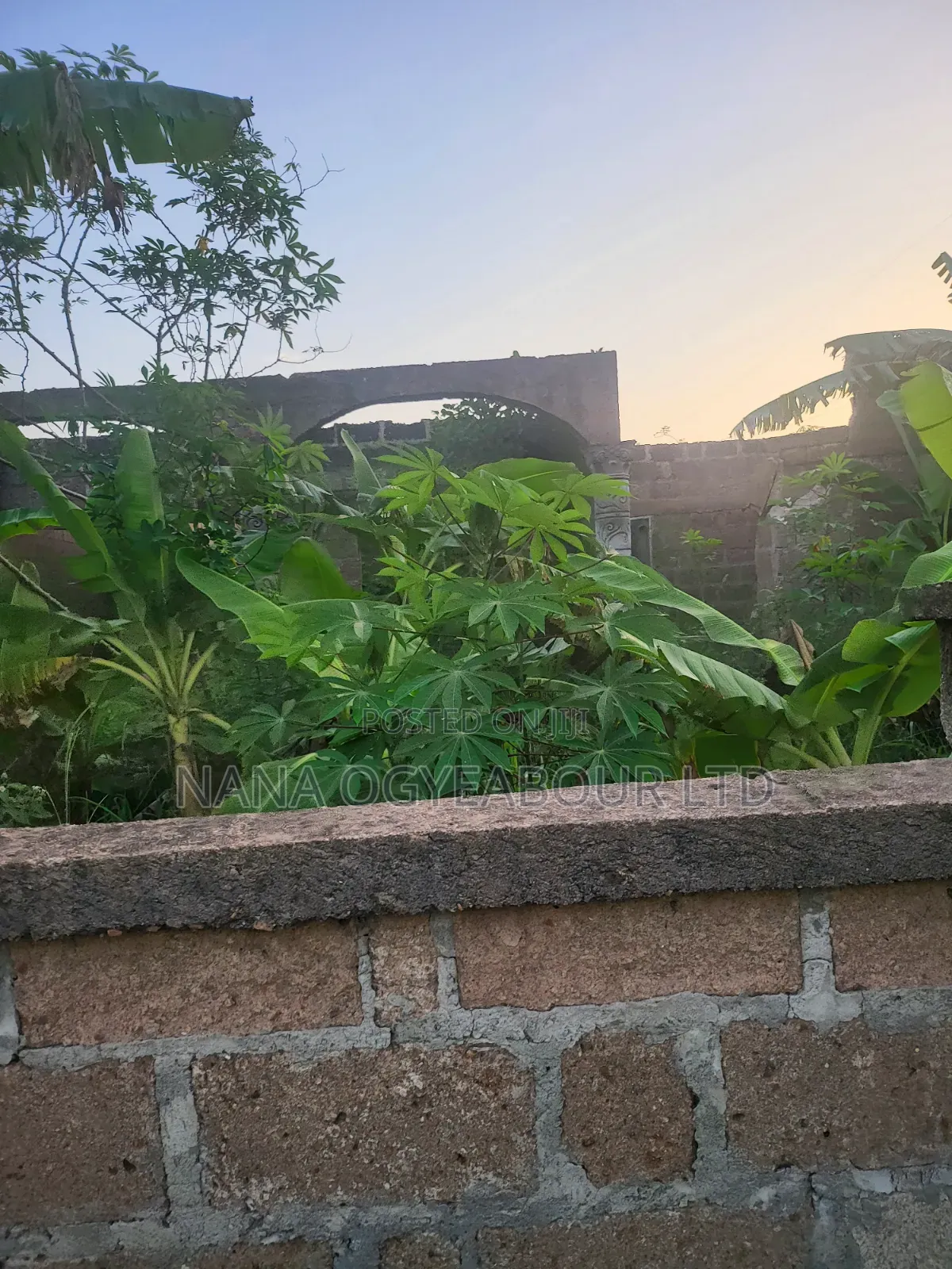 10bdrm House in At Nyaboo, Asante Akim Central Municipal for sale
