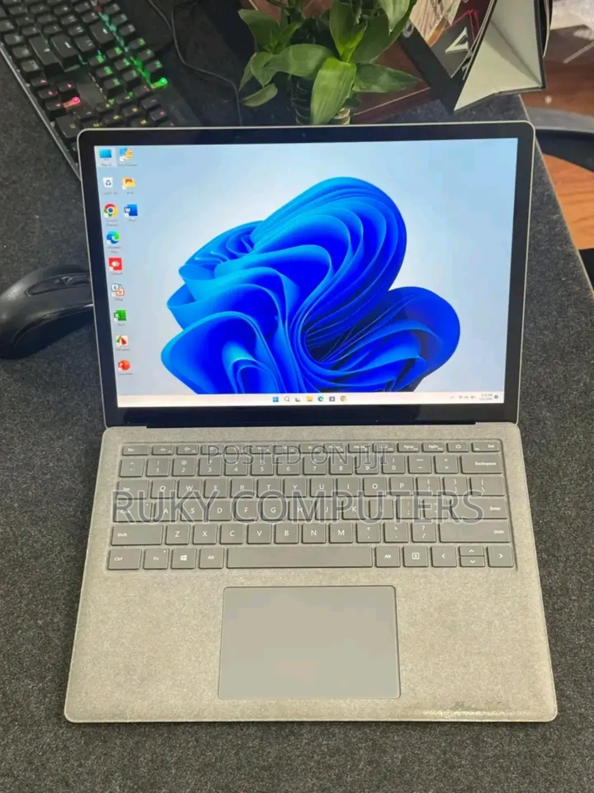 New Laptop Microsoft Surface Laptop 4 16GB Intel Core i7 SSD 512GB