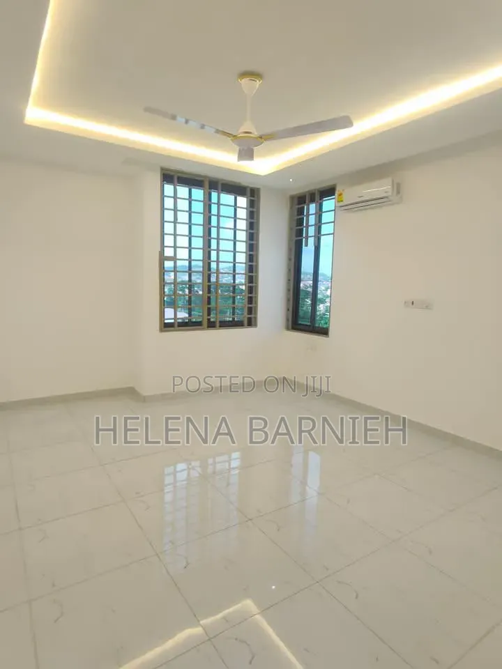 2bdrm Apartment in Helena Estate Agency, Ofankor for rent