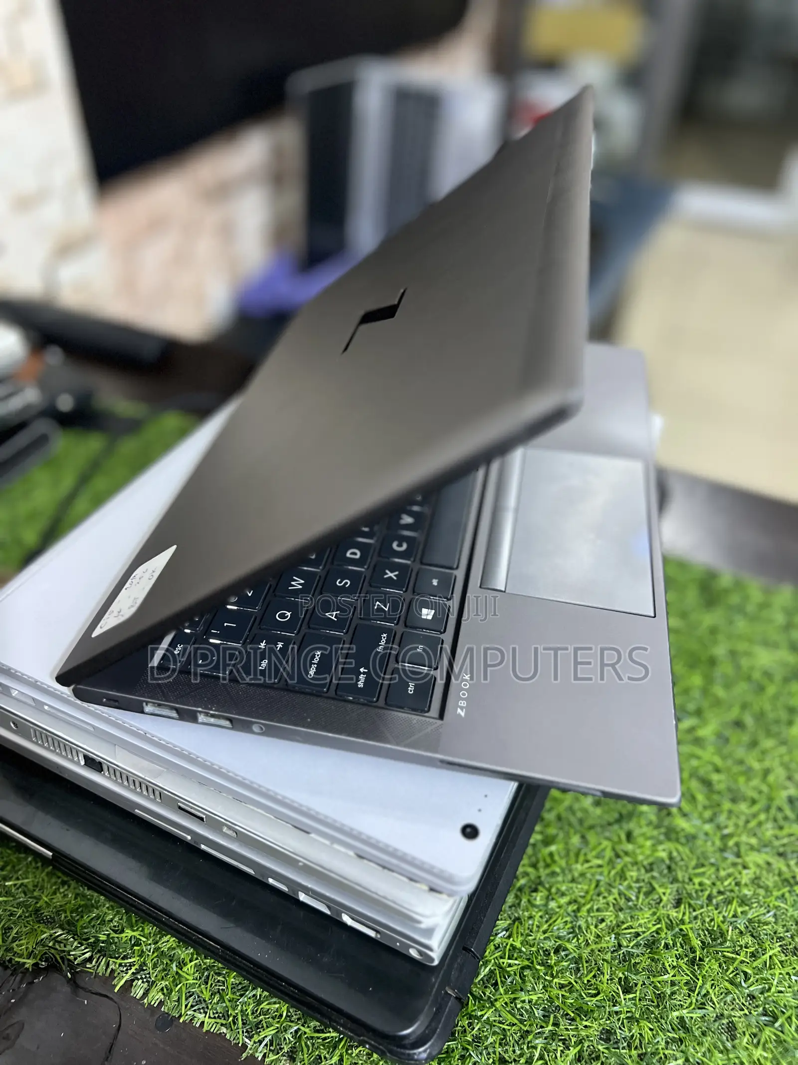 Laptop HP ZBook Firefly 14 G7 8GB Intel Core i5 SSD 256GB