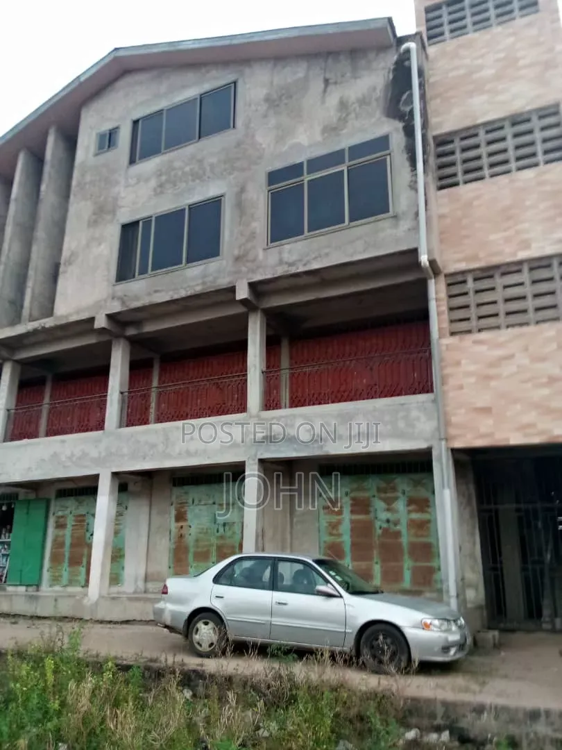8bdrm House in Survivorestates, Akweley for sale