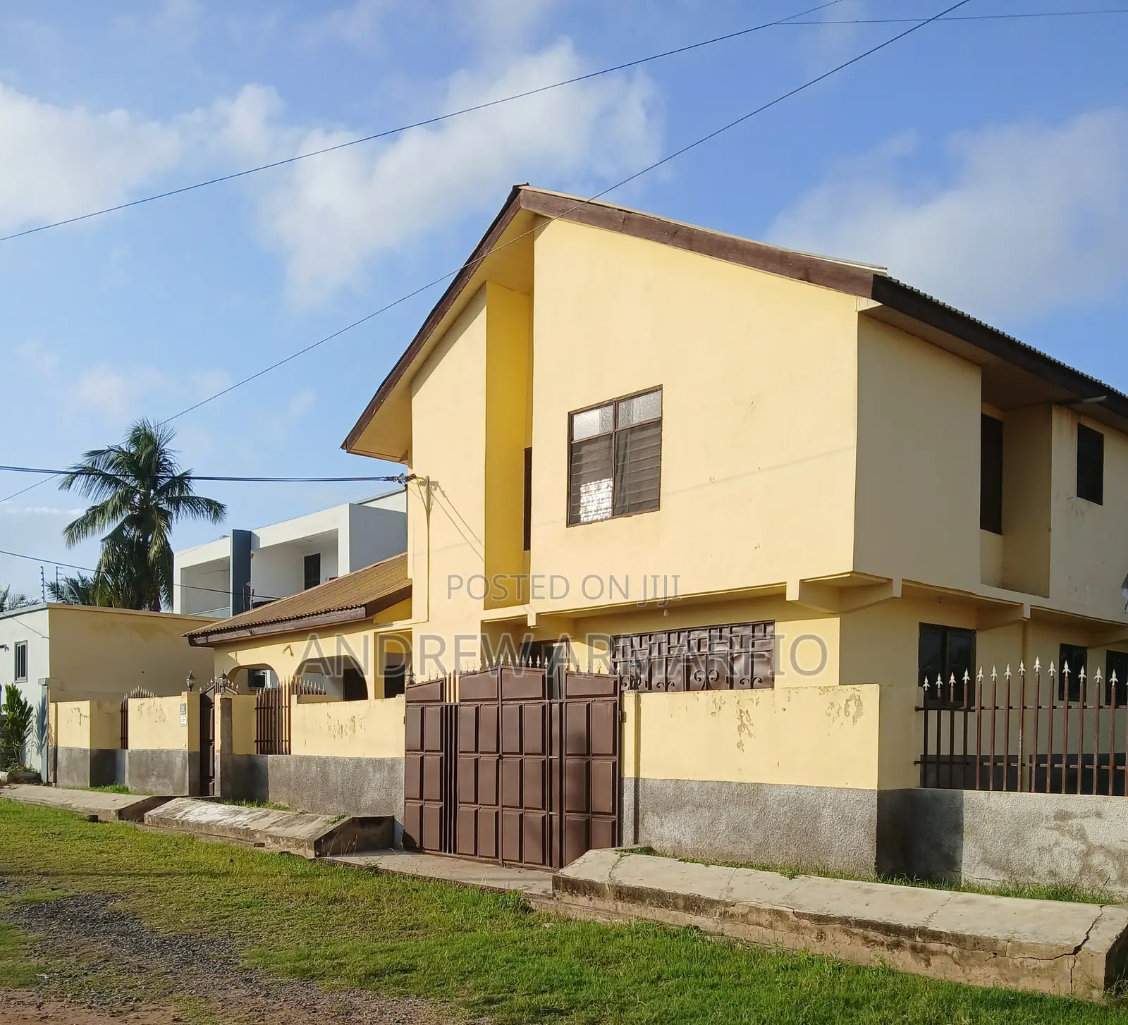 5bdrm House in Sakumono for sale