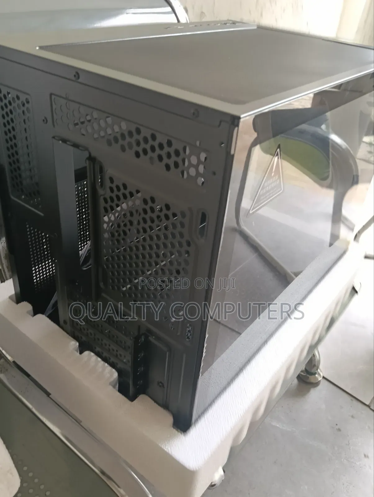 Panoramic Gaming Case