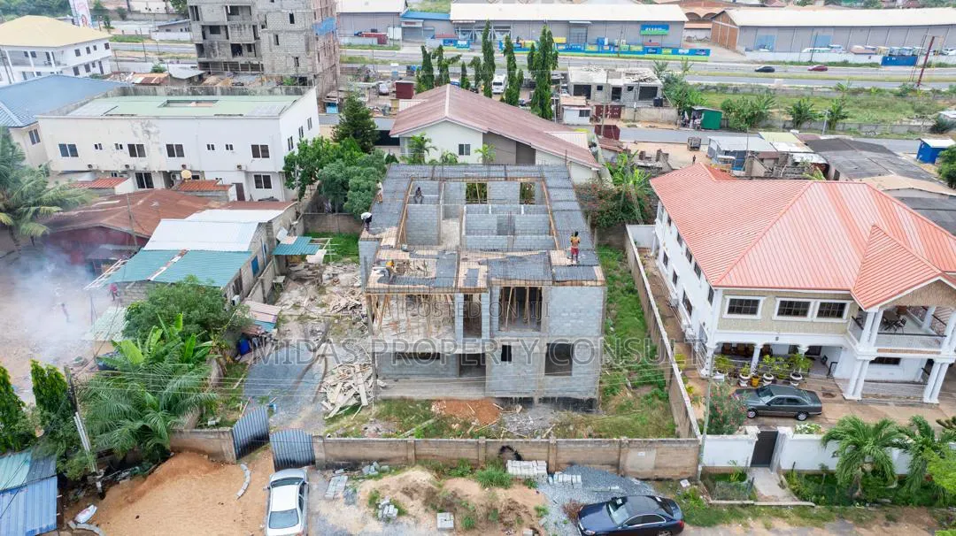 5bdrm House in East Airport, Accra Metropolitan for sale