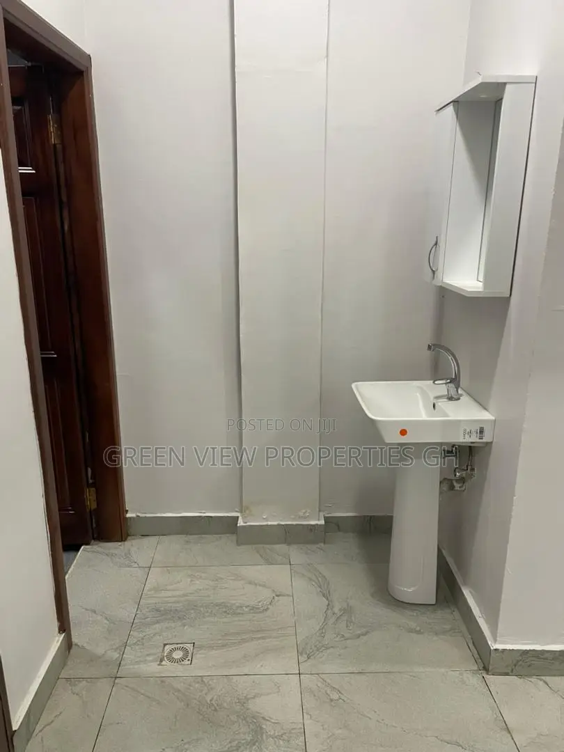 1bdrm Room & Parlour in Dome for rent