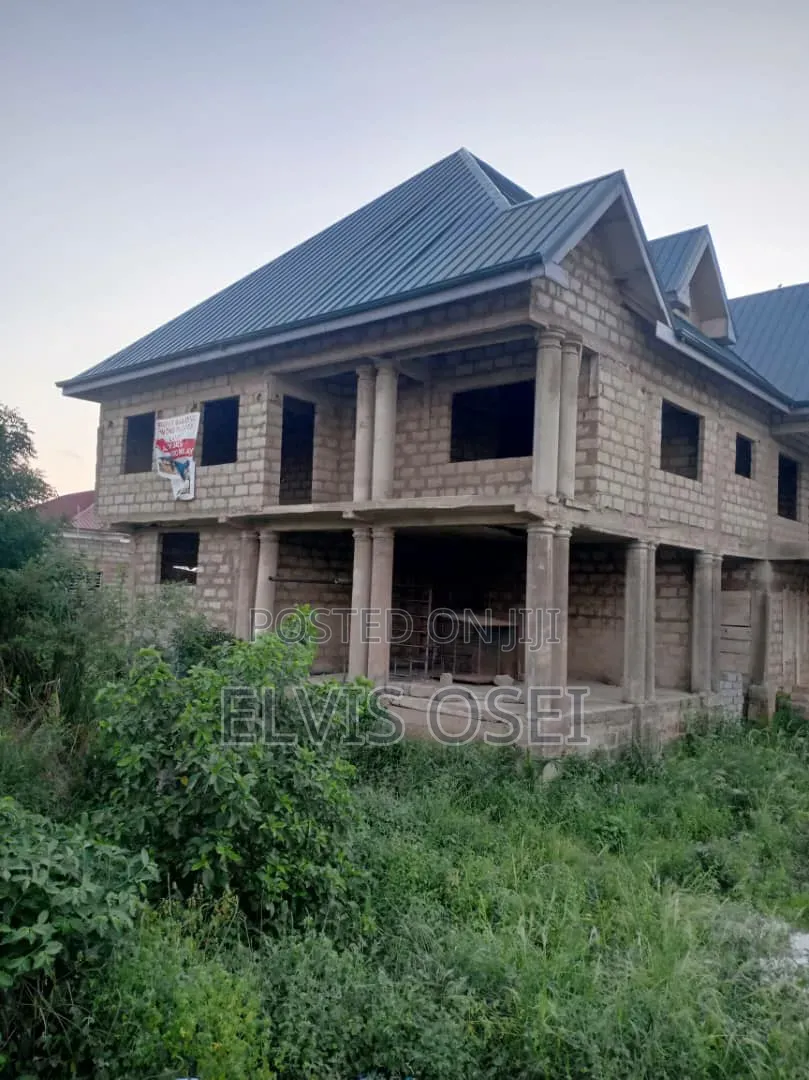 5bdrm House in Accra Metropolitan for sale