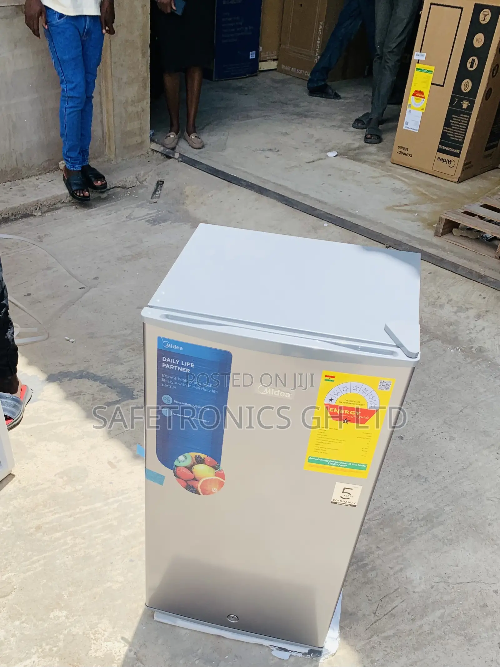 Latest Midea 85l Litres Table Top Refrigerator Mdrd133fgg31