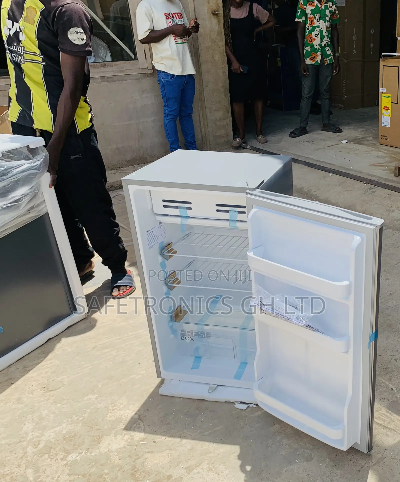 Affordable Grey Midea 85l Litres Table Top Refrigerator Mdrd133fgg31