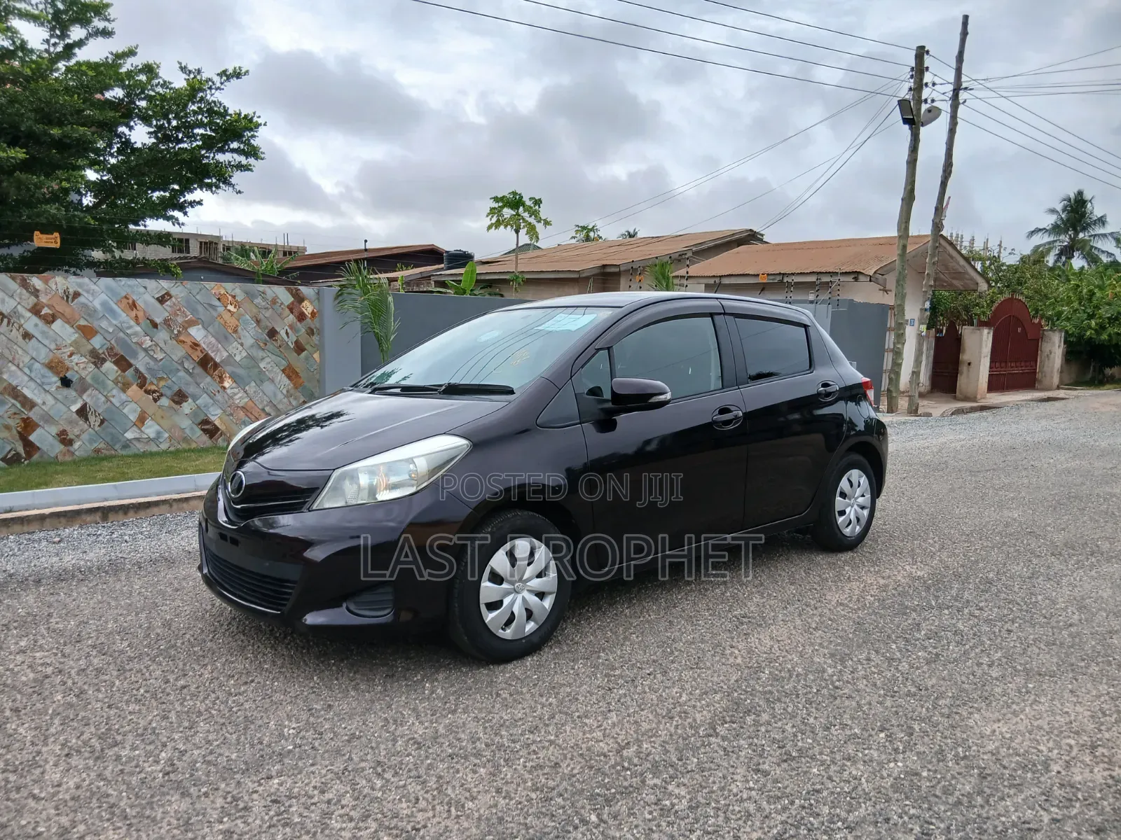 Toyota Vitz 1.3 FWD 5dr 2013 Black