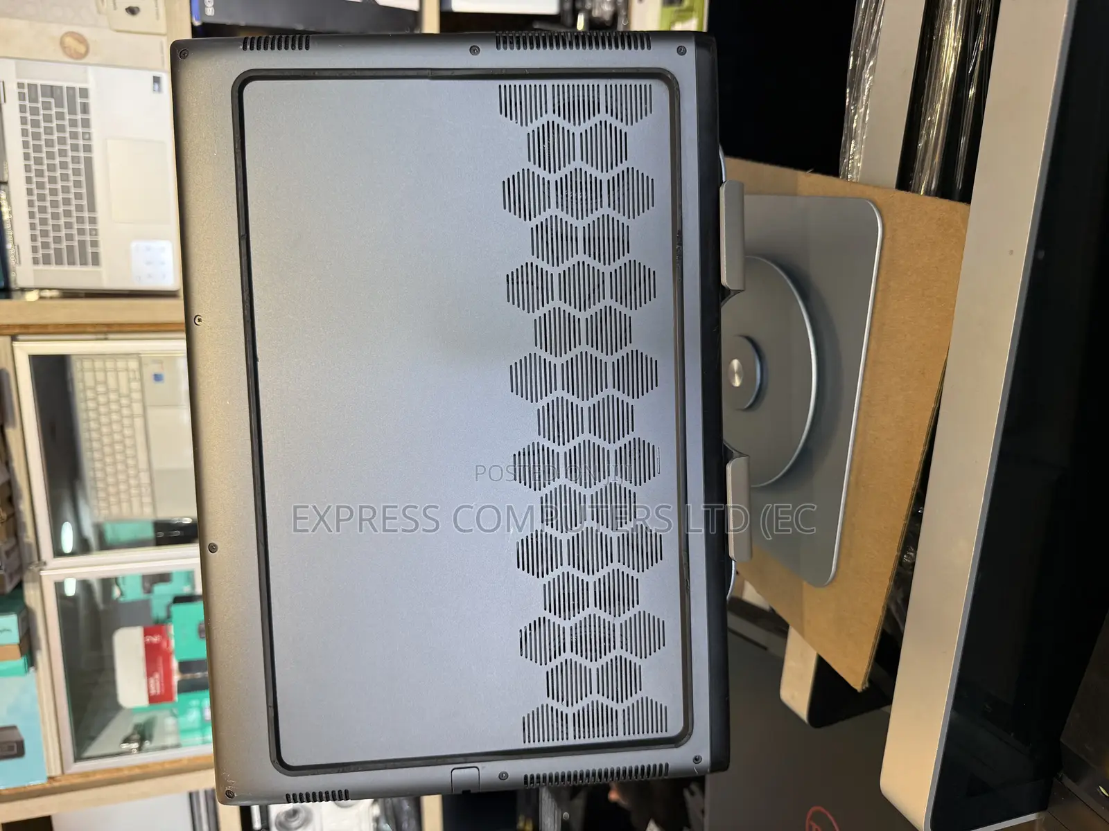 Laptop Alienware M16 R2 32GB Intel Core Ultra 7 SSD 1T