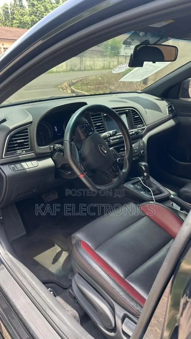 Hyundai Avante 2018 Black