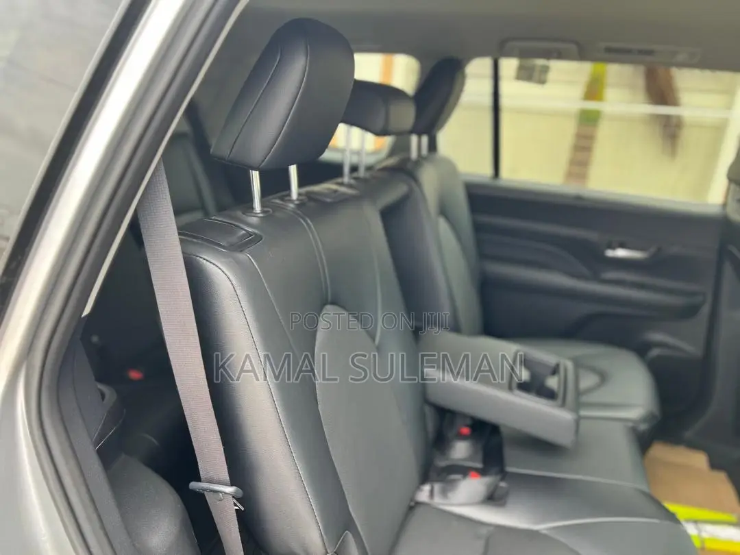 Toyota 4-Runner 2024 Silver