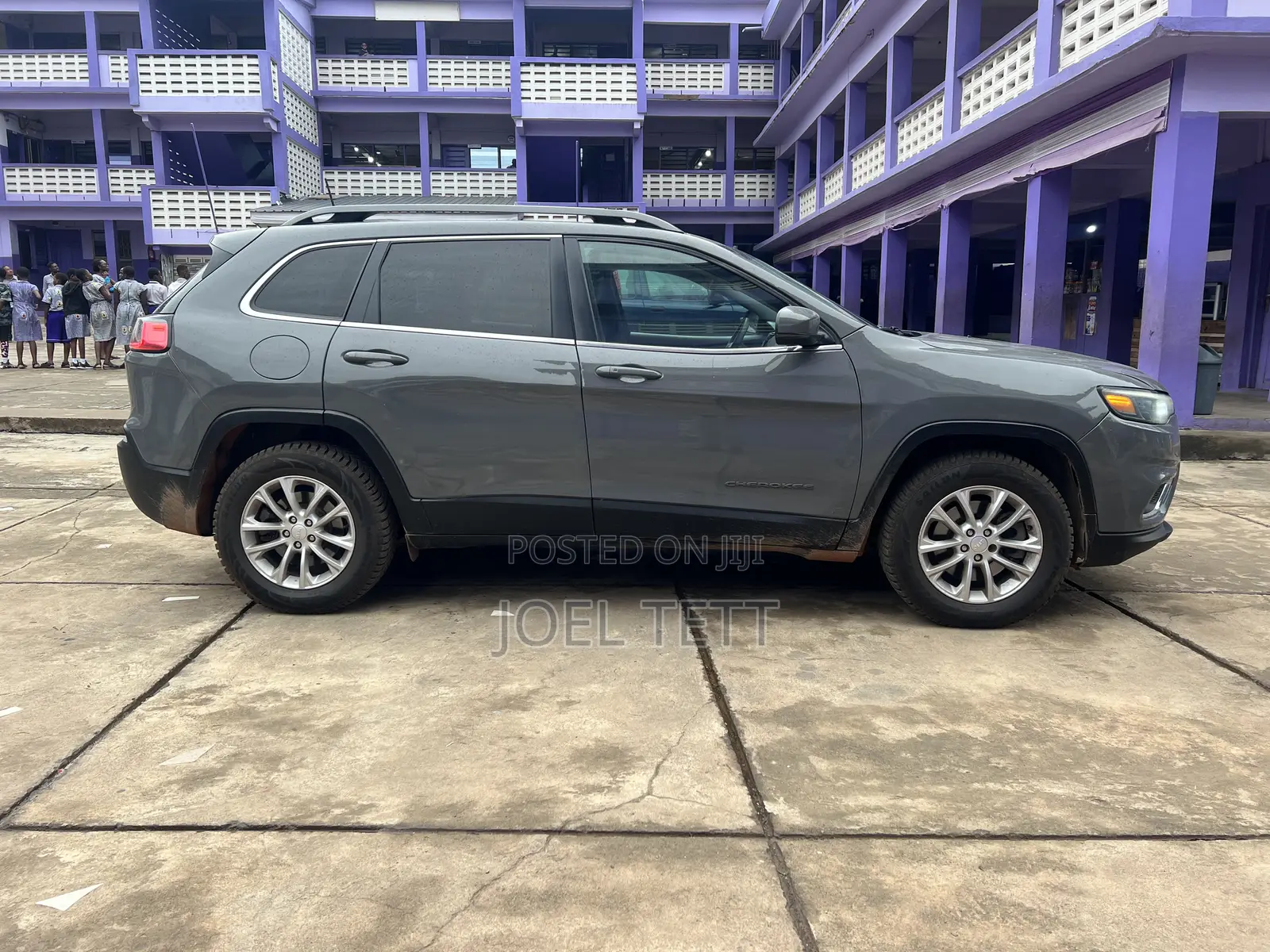 Jeep Cherokee Latitude 4x4 2019 Gray