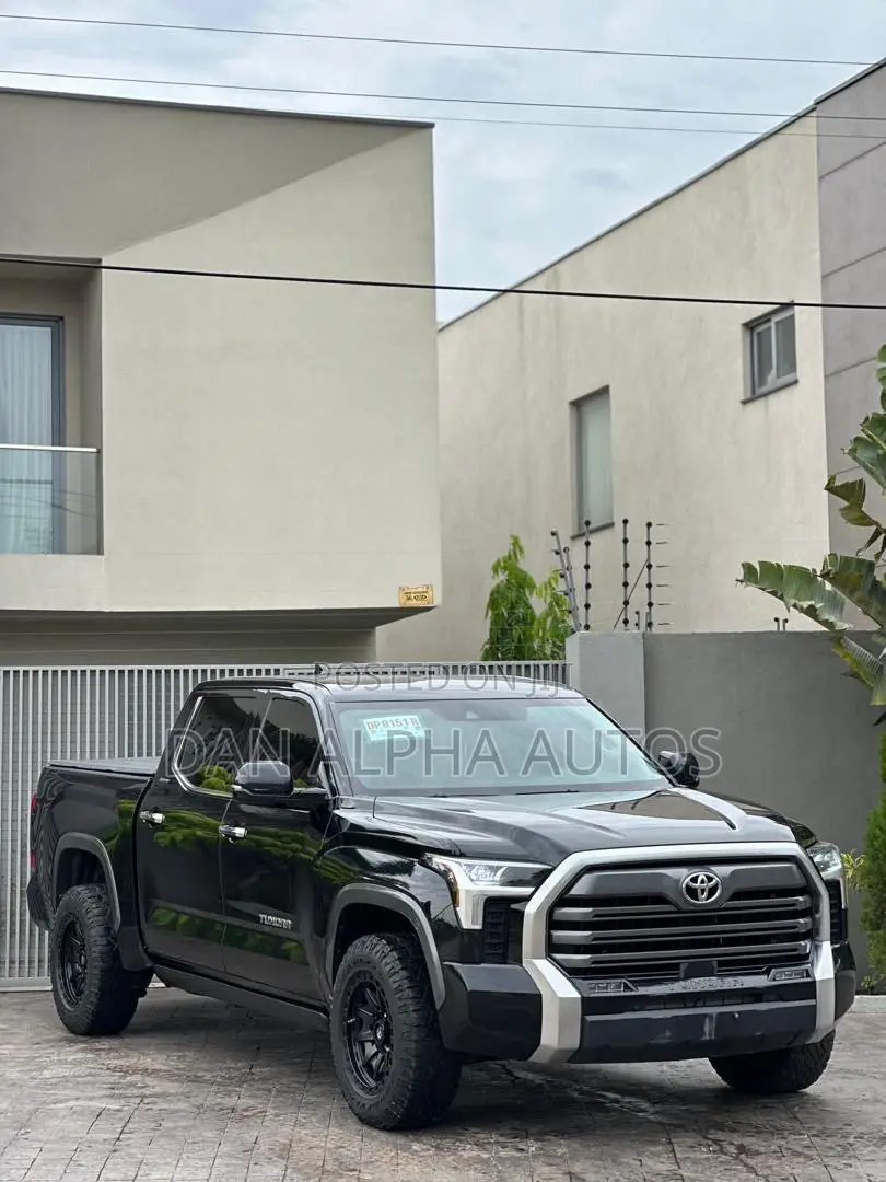 Toyota Tundra 2023 Black